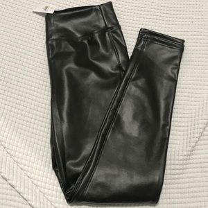 GAP XXL leather like pants !